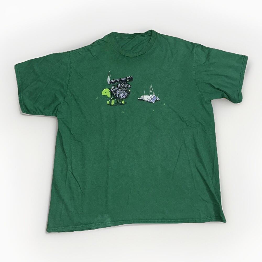 Green Turtle Tank Graphic Tee Funny Animal Parody Shirt Men’s Size XL 23x28